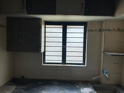 Kitchen Image of 730 Sq.ft 2 BHK Apartment / Flat for rent in Earth Omnium Square, Nava Naroda Ahmedabad for Rs. 13000