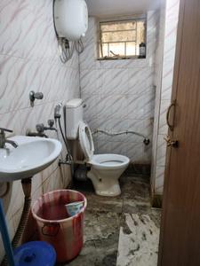 Bathroom Image of 550 Sq.ft 2 BHK Apartment / Flat for sale in Jadavpur Kolkata for Rs. 2500000