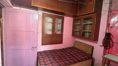 Bedroom Image of 700 Sq.ft 1 BHK Builder Floor for rent in CC block apartment, Shalimar Bagh New Delhi for Rs. 23000