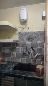 Kitchen Image of 560 Sq.ft 1 BHK Builder Floor for rent in Patparganj New Delhi for Rs. 13000