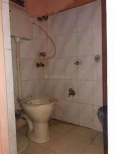 Bathroom Image of 350 Sq.ft 1 RK Apartment / Flat for rent in Kandivali West Mumbai for Rs. 18000