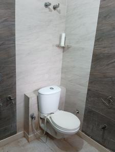 Bathroom Image of 2100 Sq.ft 3 BHK Independent House for rent in Sector 46 Faridabad for Rs. 30000