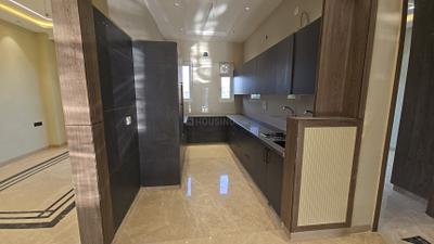 Kitchen Image of 1800 Sq.ft 3 BHK Builder Floor for sale in Paschim Vihar New Delhi for Rs. 42500000
