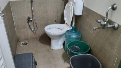 Bathroom Image of 550 Sq.ft 1 BHK Apartment / Flat for rent in Vashi Omkar CHS, Vashi Navi Mumbai for Rs. 22000