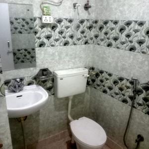 Image of 500 Sq.ft 1 BHK Independent House for rent in Munirka, New Delhi for Rs. 16000