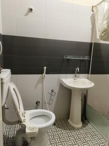 Crescent Magna Attached Bathroom with Bedroom One 4