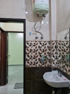 Common Bathroom Image of 700 Sq.ft 2 BHK Apartment / Flat for rent in Mahavir Enclave New Delhi for Rs. 20000