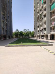 Image of 1270 Sq.ft 2 BHK Apartment / Flat for rent in Gala Celestia, Vaishno Devi Circle, Ahmedabad for Rs. 19500