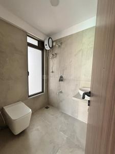 Bathroom Image of 624 Sq.ft 2 BHK Apartment / Flat for rent in Gurukrupa Nirmalam, Bandra East Mumbai for Rs. 140000