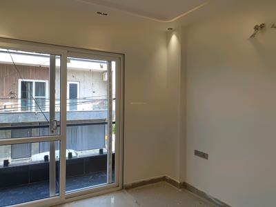Bedroom Image of 1400 Sq.ft 4 BHK Builder Floor for sale in Rohini Sector 28 New Delhi for Rs. 15000000