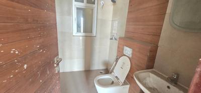 Bathroom Image of 1085 Sq.ft 2 BHK Apartment / Flat for sale in ACE Parkway, Sector 150 Noida for Rs. 16000000
