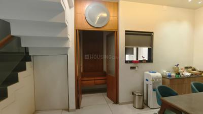 Bedroom Image of 1350 Sq.ft 3 BHK Penthouse for rent in Priyanka Green Emerald, New Alkapuri Vadodara for Rs. 35000