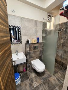 Bathroom Image of 950 Sq.ft 2 BHK Apartment / Flat for sale in Seven Trees The Palm Residency, Mahalgaon Gwalior for Rs. 5500000