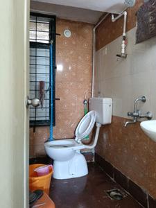 Common Bathroom Image of 703 Sq.ft 1 BHK Apartment / Flat for rent in Haware Estate, Kasarvadavali Thane for Rs. 17500