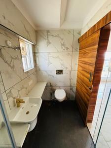 Bathroom Image of 1890 Sq.ft 3 BHK Apartment / Flat for rent in Paras Emperor, Hoshangabad Road Bhopal for Rs. 45000