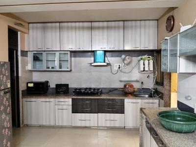 Kitchen Image of 1800 Sq.ft 3 BHK Apartment / Flat for rent in Science City Ahmedabad for Rs. 48000