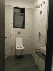 Bathroom Image of 792 Sq.ft 2 BHK Apartment / Flat for rent in DLH Leo Tower, Andheri West Mumbai for Rs. 85000