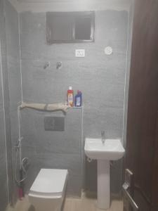 Bathroom Image of 800 Sq.ft 1 BHK Apartment / Flat for sale in Sector 49 Noida for Rs. 3000000