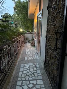 Balcony Image of 2450 Sq.ft 3 BHK Builder Floor for rent in Swastic Swastic Home K-1995, Chittaranjan Park New Delhi for Rs. 85000
