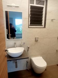 Bathroom Image of 985 Sq.ft 3 BHK Apartment / Flat for sale in Prathamesh Sanskruti Building Of Abhinav Apartments Association, Sadashiv Peth Pune for Rs. 25000000