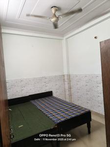 Bedroom Image of 700 Sq.ft 2 BHK Builder Floor for rent in New Ashok Nagar New Delhi for Rs. 16000