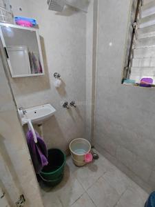 Bathroom Image of 600 Sq.ft 1 BHK Apartment / Flat for rent in Sagar Shrot, Andheri West Mumbai for Rs. 65000