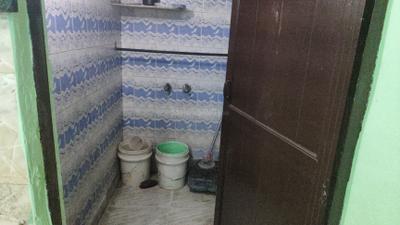 Image of 668 Sq.ft 3 BHK Apartment / Flat for rent in Subzi Mandi, New Delhi for Rs. 14999