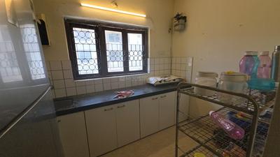 Kitchen Image of 1050 Sq.ft 2 BHK Apartment / Flat for sale in Usha Kunj, Juhu Mumbai for Rs. 37500000