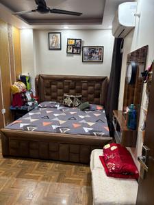 Bedroom Image of 980 Sq.ft 3 BHK Builder Floor for sale in Laxmi Nagar New Delhi for Rs. 7600000