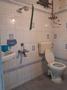 Bathroom Image of 1500 Sq.ft 3 BHK Apartment / Flat for rent in Malakpet Hyderabad for Rs. 32000