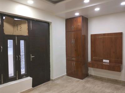 Bedroom Image of 1820 Sq.ft 3 BHK Builder Floor for rent in Shahdara New Delhi for Rs. 40000