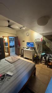 Bedroom Image of 650 Sq.ft 1 BHK Apartment / Flat for rent in Maker Tower, Cuffe Parade Mumbai for Rs. 170000