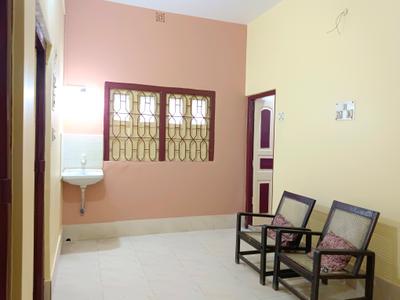 Living Room Image of 630 Sq.ft 2 BHK Builder Floor for rent in Purba Barisha Kolkata for Rs. 10000