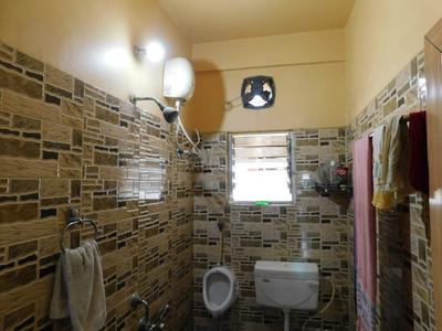 Bathroom Image of 900 Sq.ft 2 BHK Apartment / Flat for sale in Madurdaha Kolkata for Rs. 4300000