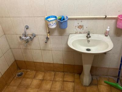 Bathroom Image of 1130 Sq.ft 2 BHK Apartment / Flat for rent in Chromepet Chennai for Rs. 20000