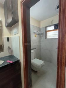 Bathroom Image of 1400 Sq.ft 2 BHK Apartment / Flat for rent in Rohan Mithila, Viman Nagar Pune for Rs. 50000