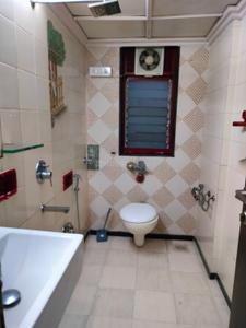 Bathroom Image of 1850 Sq.ft 4 BHK Apartment / Flat for sale in Juhu Mumbai for Rs. 100000000