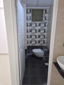 Bathroom Image of 1908 Sq.ft 3 BHK Apartment / Flat for rent in Palm Glory III, Sola Ahmedabad for Rs. 24000