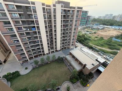 Balcony Image of 1600 Sq.ft 2 BHK Apartment / Flat for rent in Adani Aster Phase 1, Vaishno Devi Circle Ahmedabad for Rs. 23500