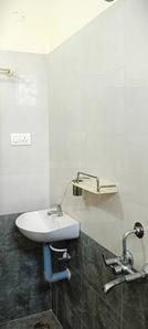 Bathroom Image of 1260 Sq.ft 2 BHK Apartment / Flat for sale in Navabharat Nagar Rajahmundry for Rs. 5600000