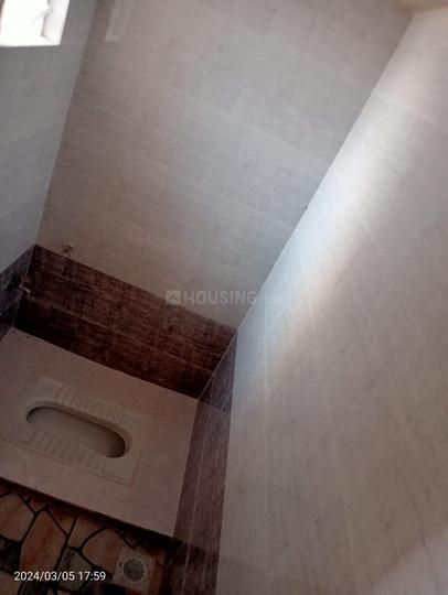 Bathroom Image of 550 Sq.ft 2 BHK Independent House for sale in Survey Nagar Kolhapur for Rs. 3500000