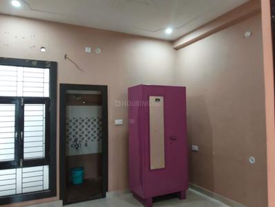 Bedroom Image of 1250 Sq.ft 2 BHK Builder Floor for rent in Garg Enclave Extension, Indira Nagar Lucknow for Rs. 13000