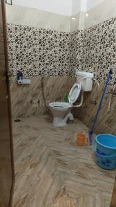 Bathroom Image of 500 Sq.ft 1 BHK Builder Floor for rent in Krishna Nagar Lucknow for Rs. 7000