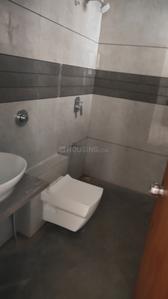 Bathroom Image of 1800 Sq.ft 3 BHK Apartment / Flat for rent in Shyam Vintage, Vemali Vadodara for Rs. 25000