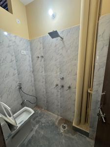 Bathroom Image of 600 Sq.ft 2 BHK Builder Floor for rent in Noida Extension Greater Noida for Rs. 25000