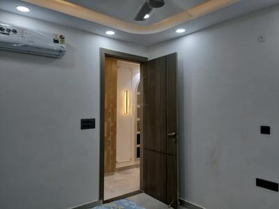 Bedroom Image of 1350 Sq.ft 4 BHK Builder Floor for sale in Dwarka Mor New Delhi for Rs. 13000000