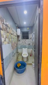 Bathroom Image of 650 Sq.ft 2 BHK Apartment / Flat for sale in Topsia Kolkata for Rs. 2500000