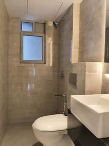 Common Bathroom Image of 3000 Sq.ft 4 BHK Apartment / Flat for sale in Ruparel Jewel, Parel Mumbai for Rs. 80000000
