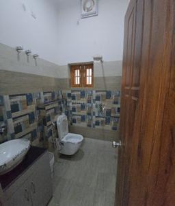 Bathroom Image of 1950 Sq.ft 3 BHK Duplex for rent in Ganpati Emerald Gold, Canal Road Dehradun for Rs. 40000