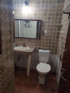 Bathroom Image of 2000 Sq.ft 3 BHK Apartment / Flat for sale in Munirka New Delhi for Rs. 40000000